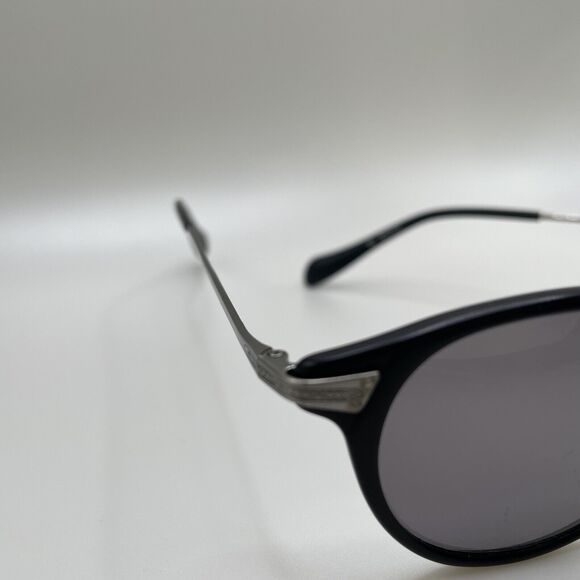 Oliver Peoples Wylie Vintage 008/AG Black Frames Sz 45 22 138 w/Original Case